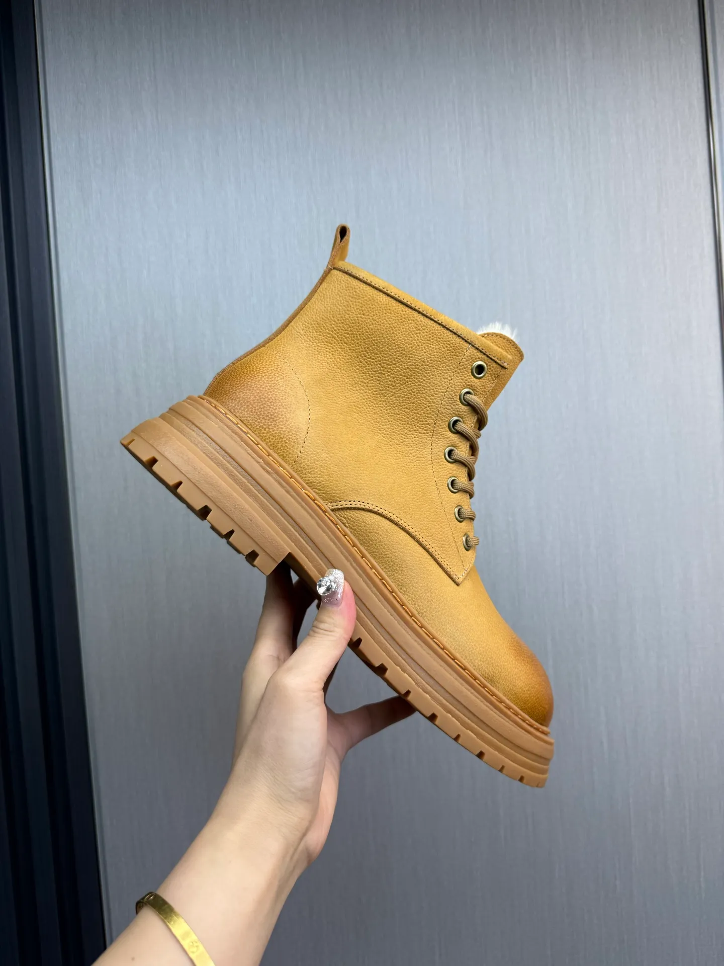 Factory price 680💰 [UGG] Men's hot winter warm boots🐑Simple and fashionable design, cowhide➕comfortable and warm wool lining. Soft and comfortable to wear, good warmth retention, and excellent foot feel. Regular size 38-45